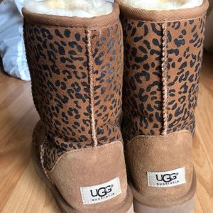 Ugg boots, cheetah print with fuzzy inside.